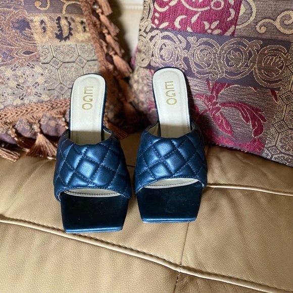 Shoes - Picture 3 of 3